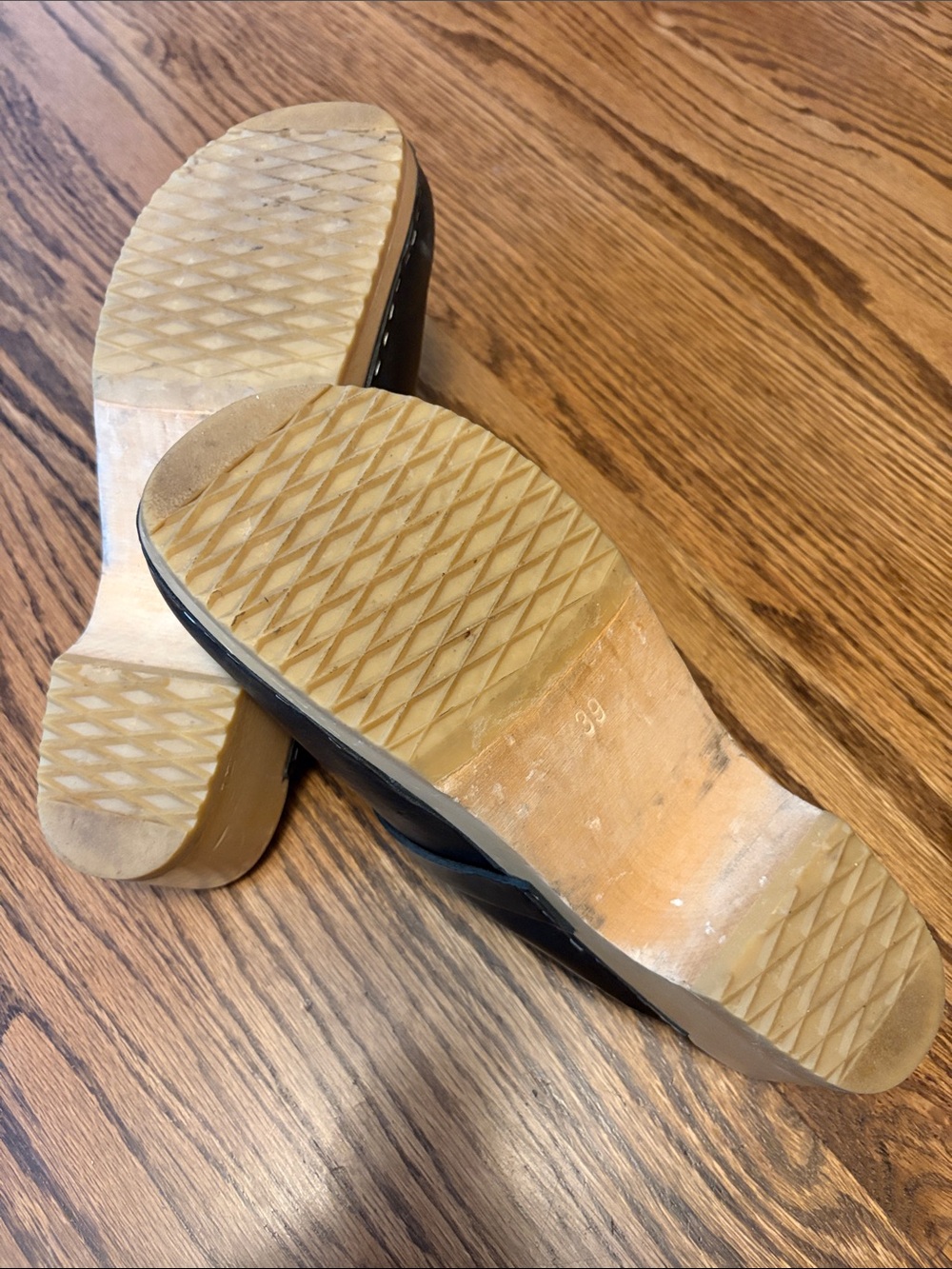 Swedish Hasbeens Black Leather Slip-On Clogs - Picture 3 of 4